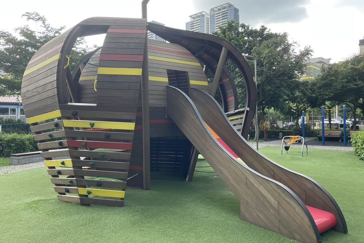 中山430公園樹果造型遊戲具。 圖:臺北市政府工務局公園路燈工程管理處/提供