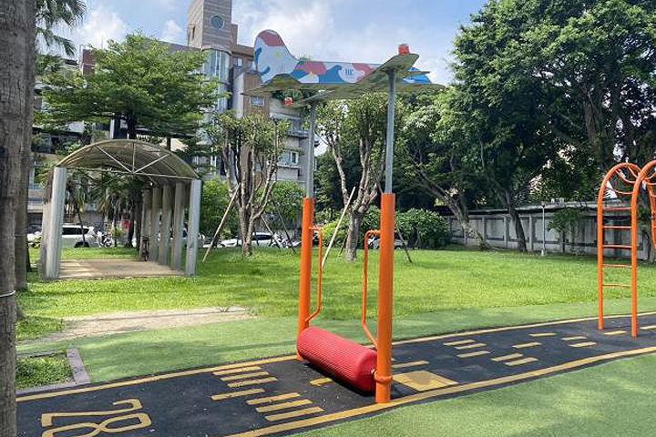 北市公園新設施開箱!中山樹果遊戲場、民權塔臺遊戲場趣味十足