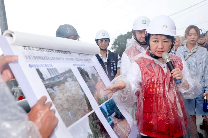 台中市長盧秀燕（前左2）22 日出發赴美訪問，落地後，因颱風凱米來襲，24日折返回台坐鎮。 翻攝盧秀燕臉書