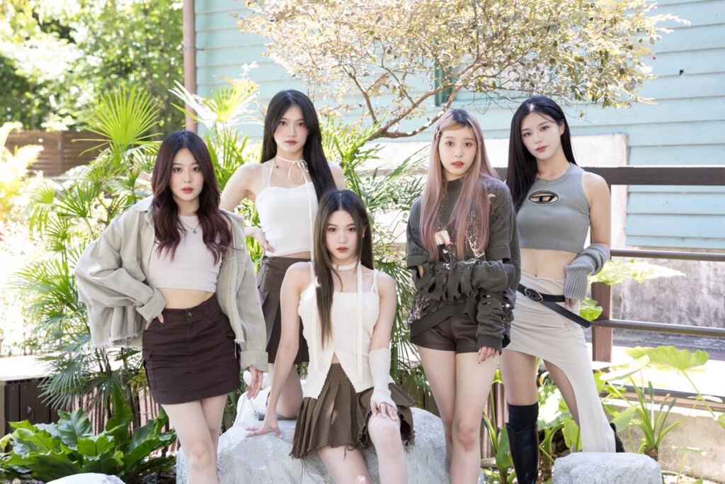 ▲未來少女最終集冠軍隊日光之橙小分隊ELL&s 宣佈成軍,成員艾許Ashlee、閃閃Shan、玉歆Thiea、切里Cherry、若熙Rosie正式亮相。(KJM娛樂提供)