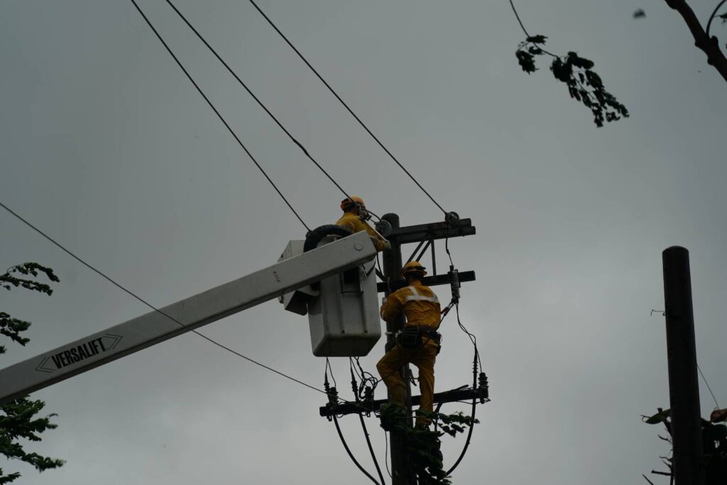 強颱凱米夾豪雨！高雄曾停近三萬戶 已復電逾7成