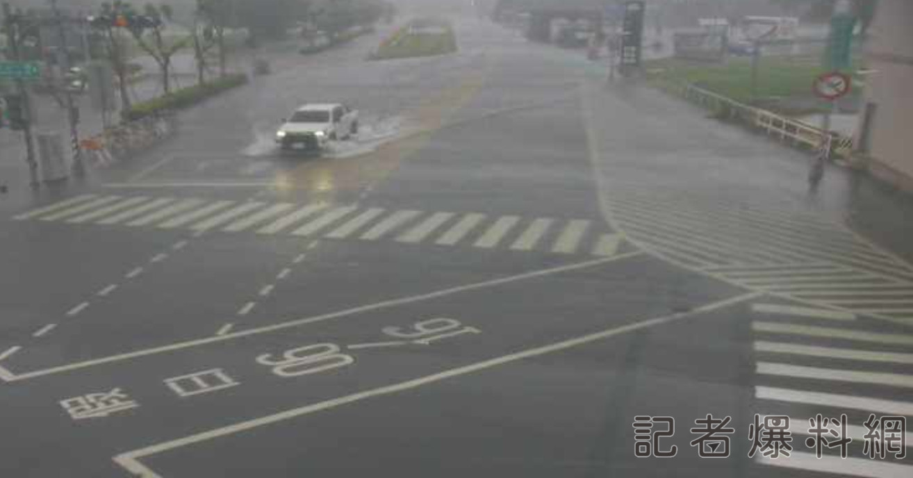 凱米颱風挾帶豐沛水氣 愛河暴漲連鼓山分局也成受災戶