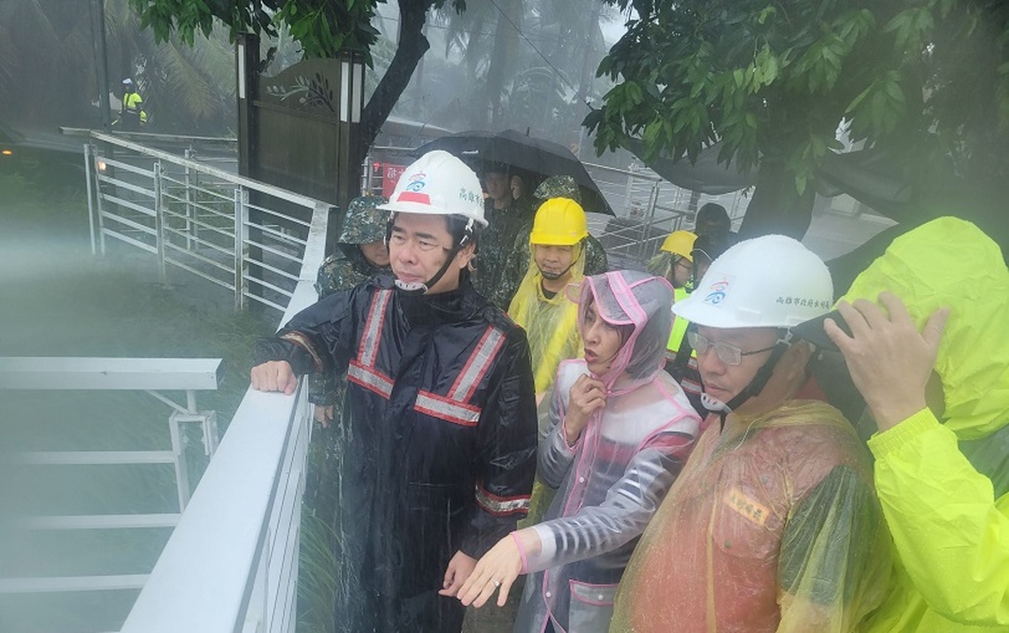 凱米颱風挾強風豪雨累積雨量已破千毫米 陳其邁召開工作會議、至美濃勘災 籲提高警覺注意安全