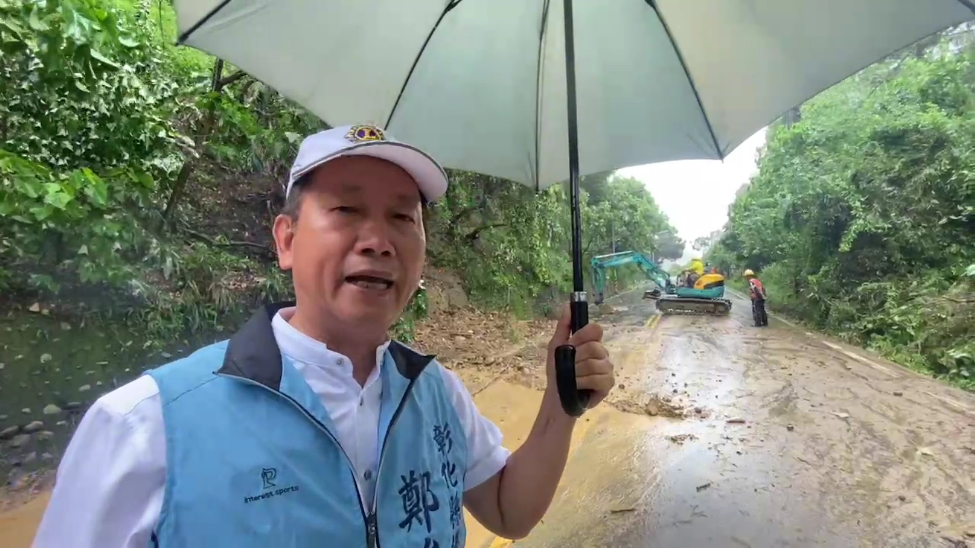 ▲凱米颱風雨彈狂襲下，彰化縣八卦山沿線零星災情頻傳，中南路150線山坡土石滑落。（民眾提供）