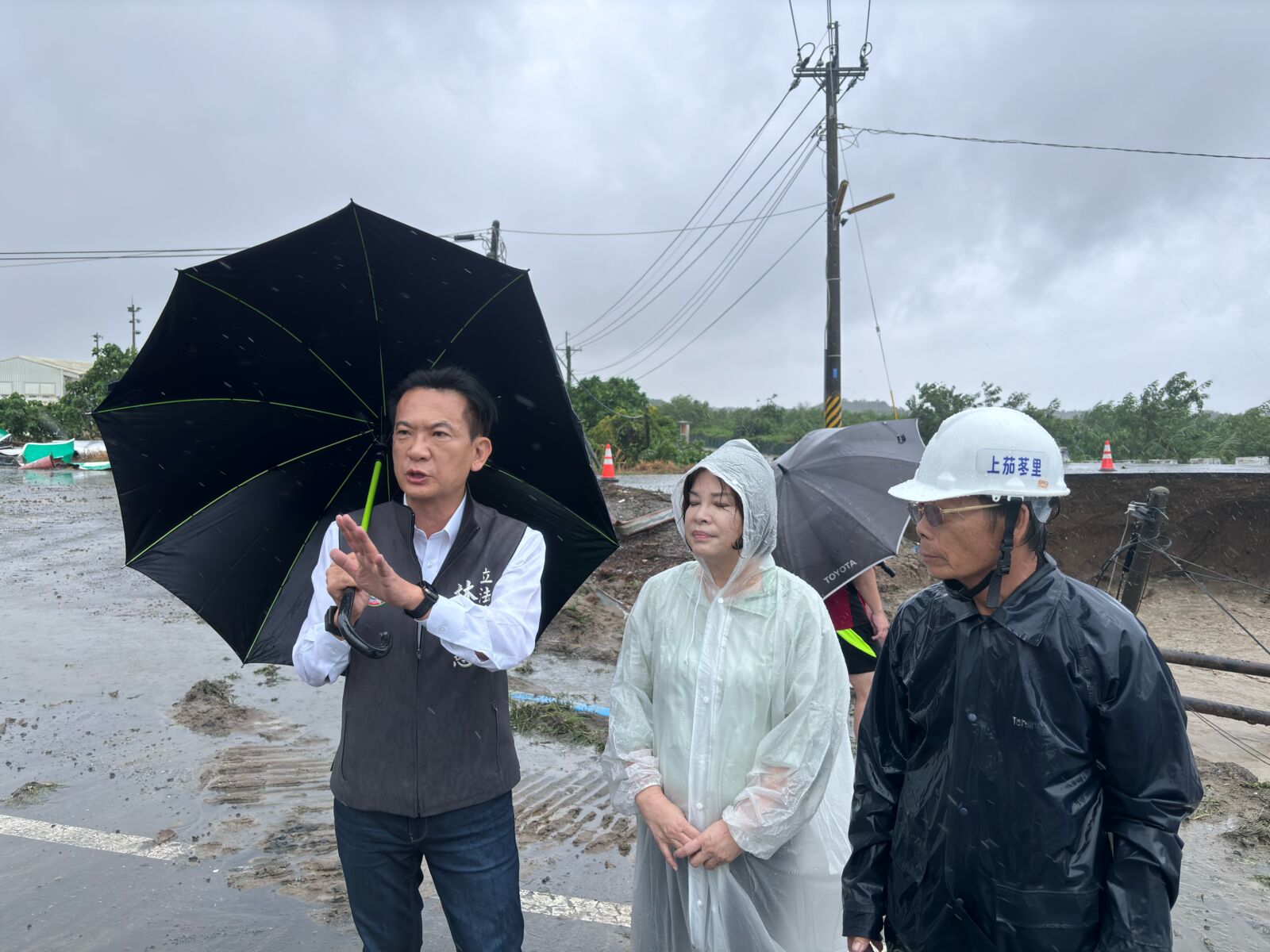 台南後壁八掌溪暴漲傳災情 林俊憲、賴惠員前往勘災 200 台南後壁八掌溪暴漲傳災情 林俊憲、賴惠員前往勘災 199