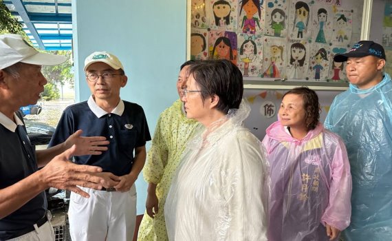 凱米颱風侵襲大城鄉土堤潰堤 僅56人撤離 王蘭心進駐協助安頓村民