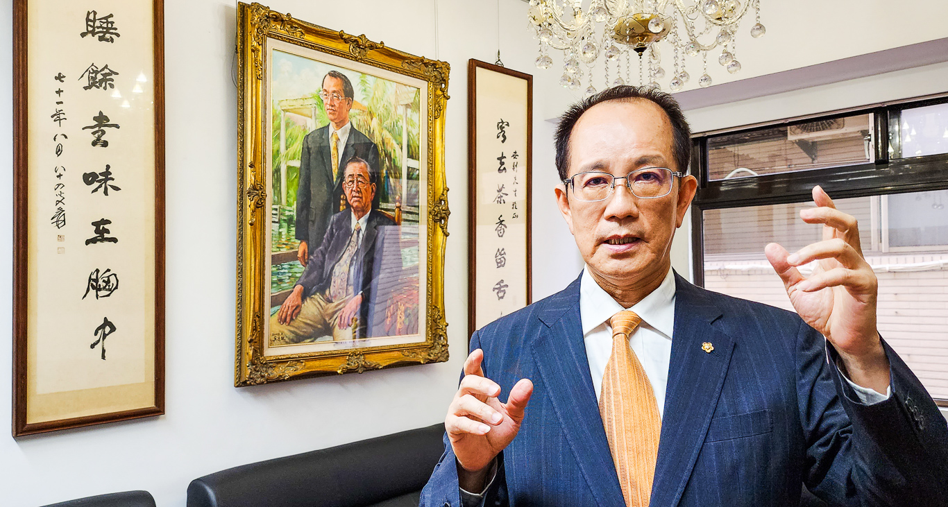 ▲高雄漢王洲際飯店總裁林富男,率先表態支持政府的救助措施,願意依照政府公告的條件,只收政府補助款(不收受災戶的錢),優先協助受災的高雄市民住宿。(圖/記者張忠義攝)