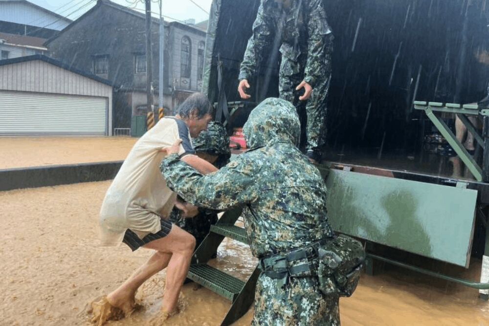 吐槽高雄前瞻拿1200億仍大淹水 王鴻薇:花哪裡去須給交代 203 照片來源:國防部第四作戰區