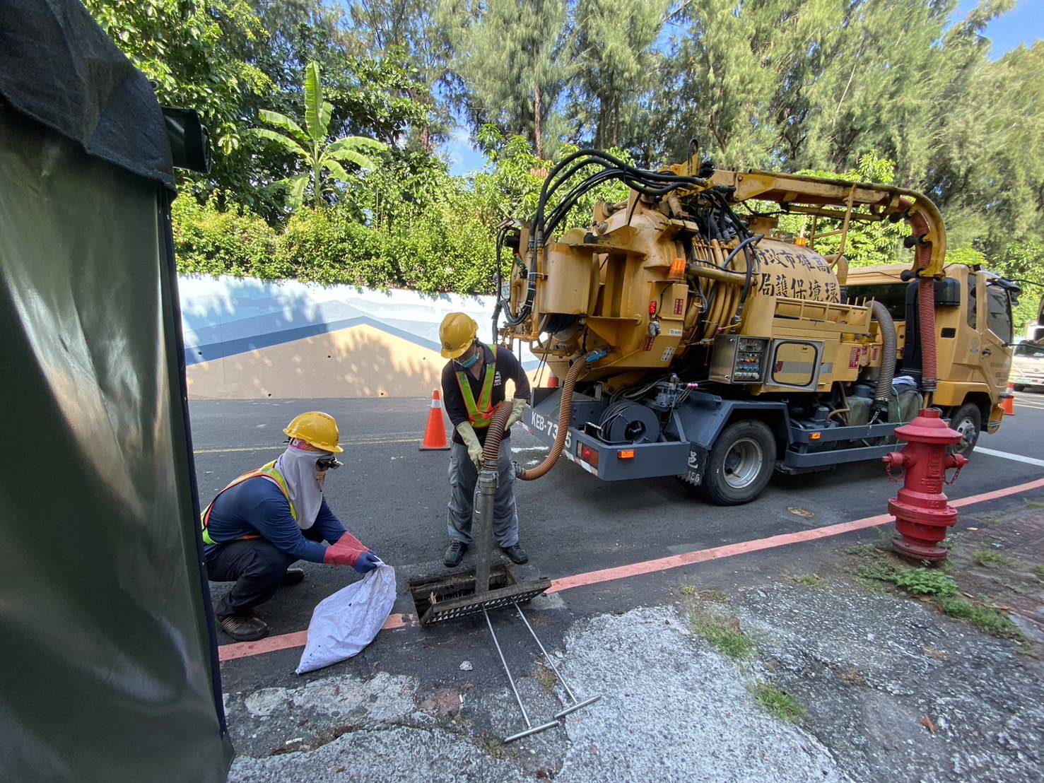 高市環保局颱風汛期加強市溝渠清疏 颱風後全力進行廢棄物處理