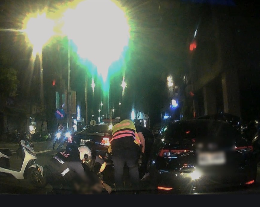樹林分局獲報後立即組成專案小組偵辦,由鄭女約收款對方至樹林區中華路一帶進行面交