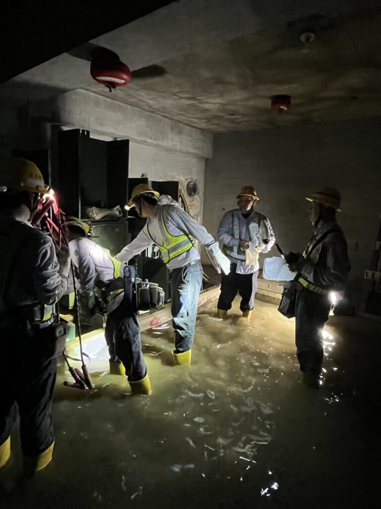 影響地下配電室設備 水退後尚需逐一檢查更換設備 台電全力搶修也盼民眾體諒