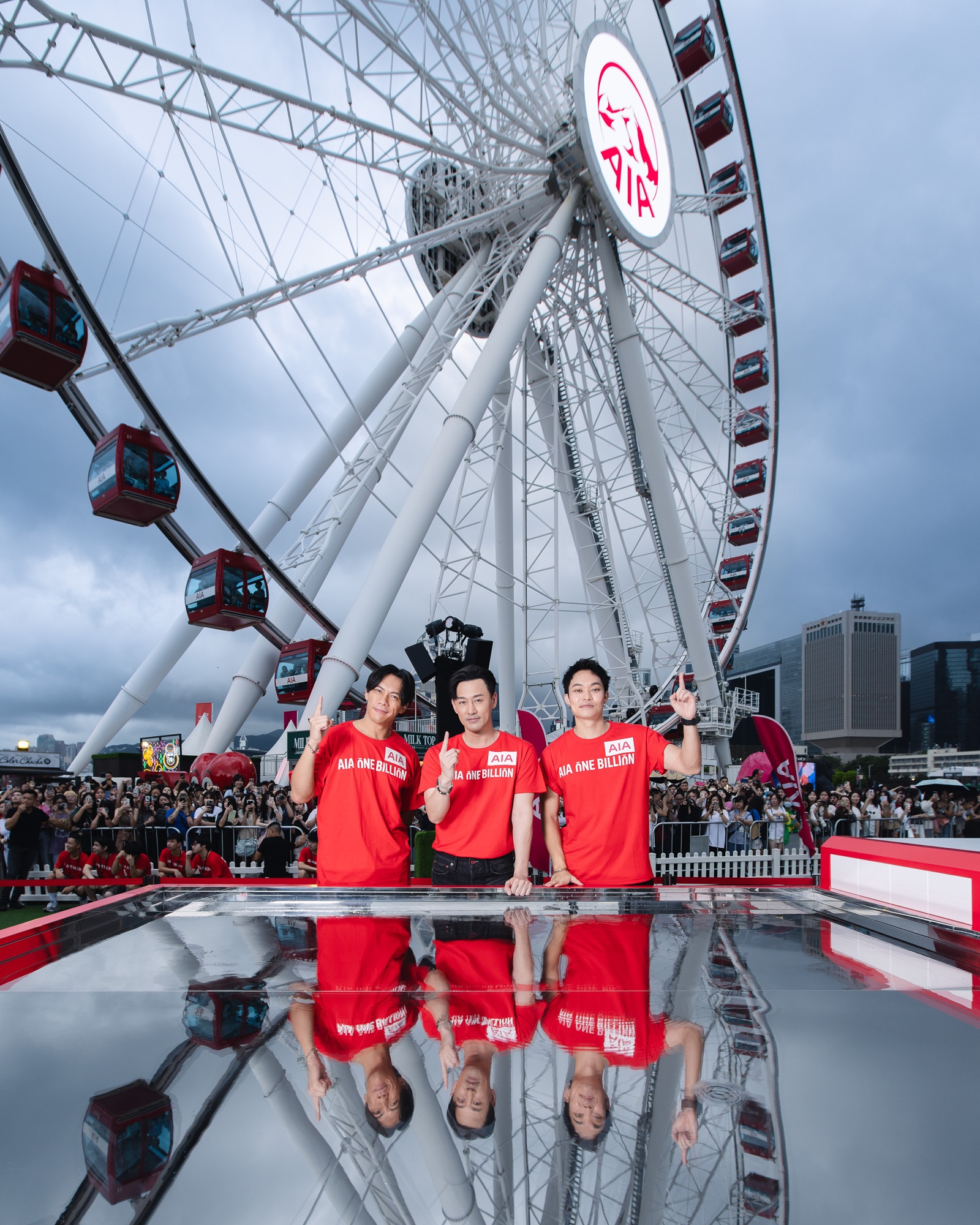 友邦香港於維港兩岸帶動全城「再想健康」