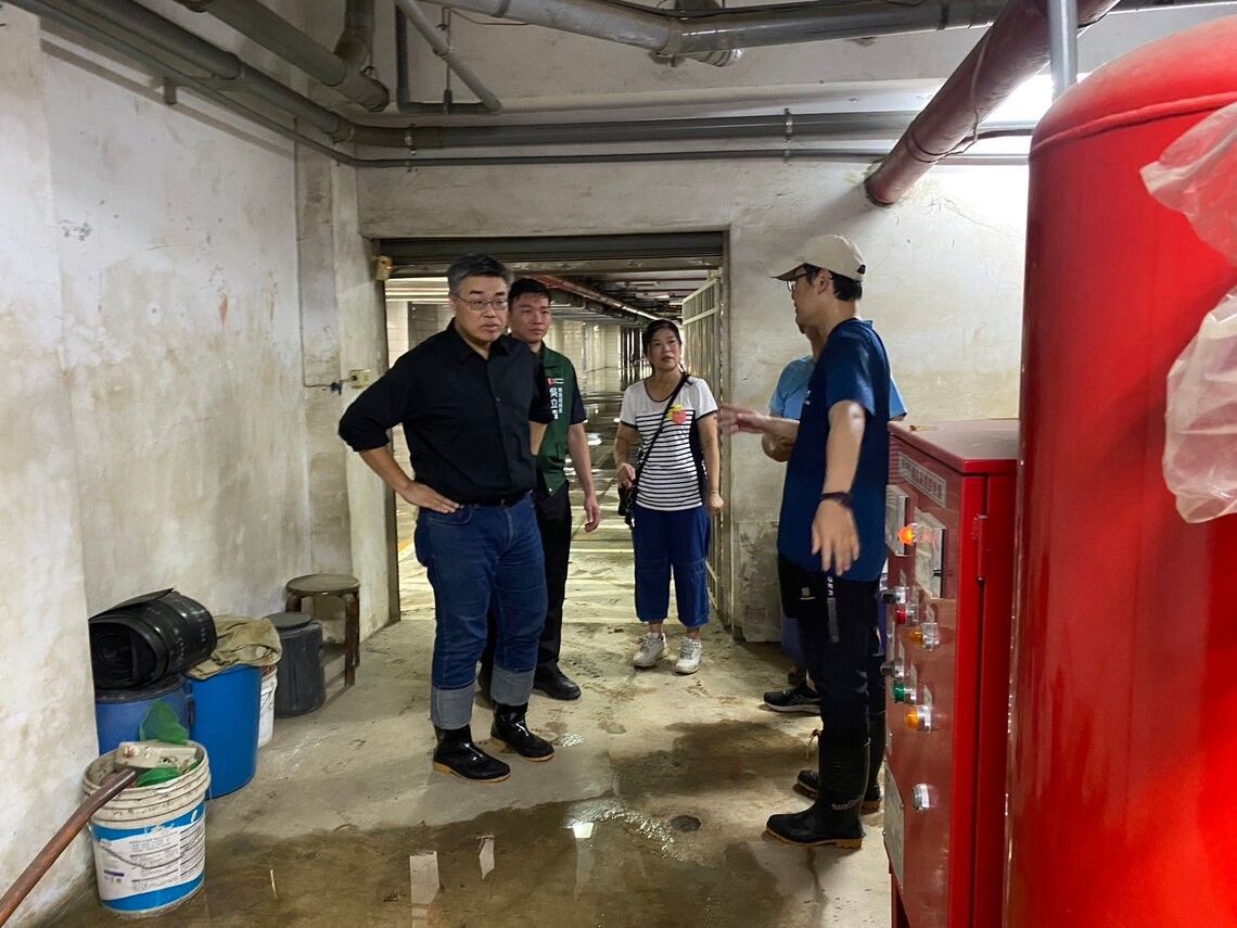 漾新聞|副市長李懷仁赴仁武地區校園勘災 指示教育局以最快速度完成災後復原工作
