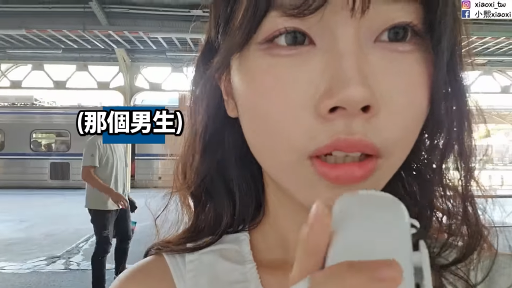 ▲男子故意跑到他後方(圖/翻攝YouTube「小熙xiaoxi 샤오시」)