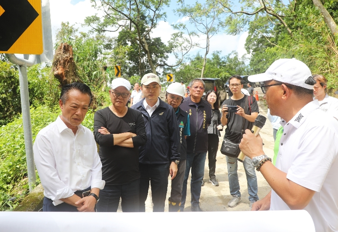 凱米颱風挾帶大量雨勢 嘉縣多處道路中斷 縣長翁章梁勘查大華公路受損情形