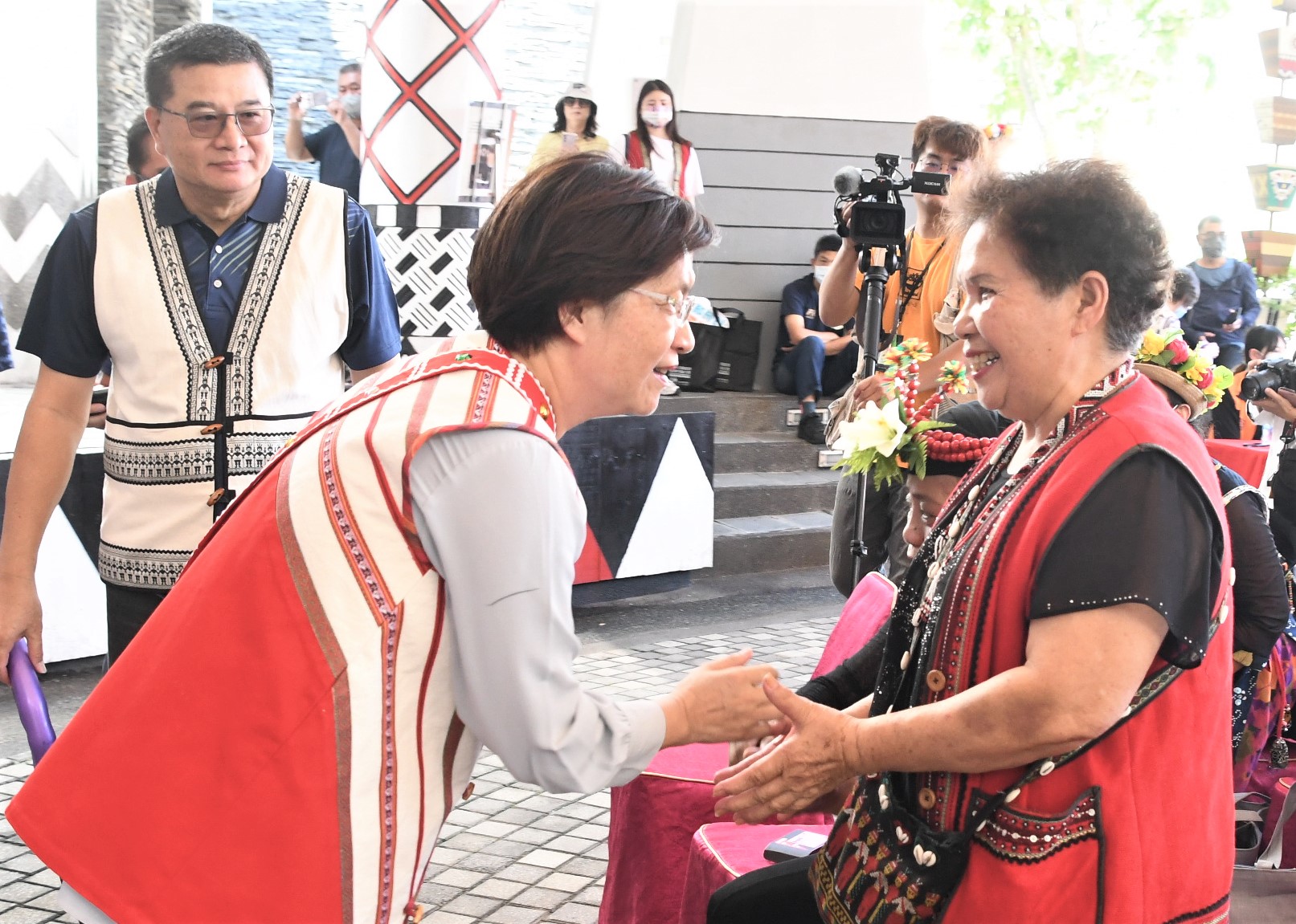 ▲彰化縣政府舉辦「113年彰化縣原住民族日暨政令宣導活動」，慶祝台灣原住民族正名30週年，強調對平權和主權的重要性。（記者張溎壕攝）