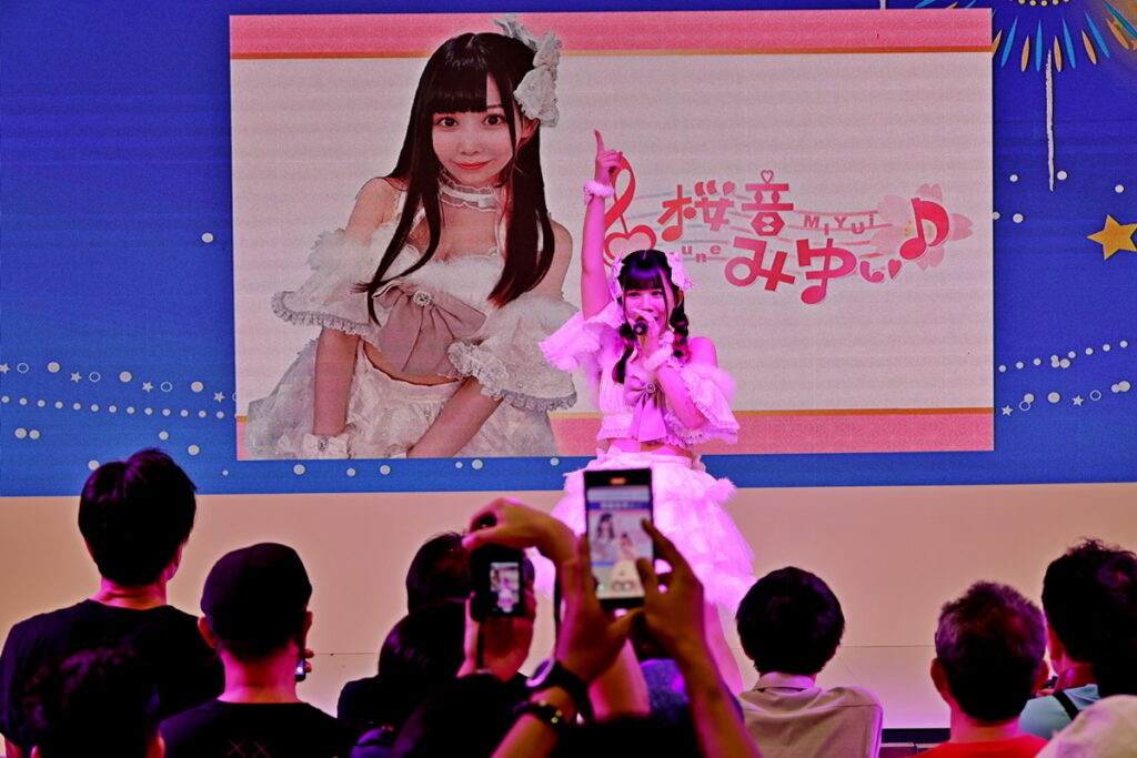 日本的台灣偶像「桜音みゆぃ♪」特地來到台灣為粉絲們獻上熱情洋溢的演出