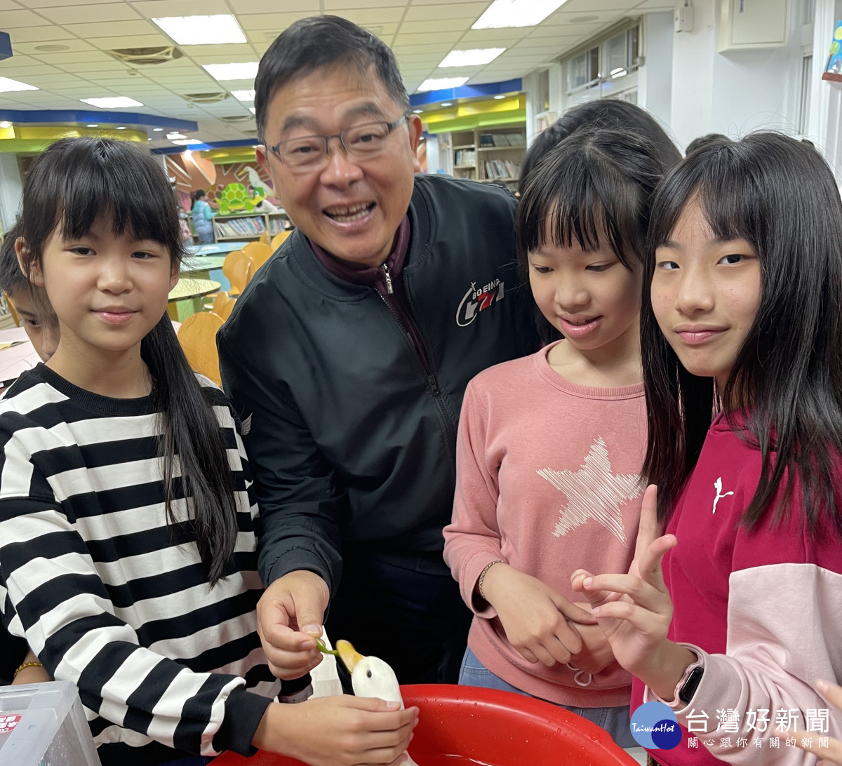 茄苳國小 鄭友泰校長-用心經營,打造有愛無礙的友善校園