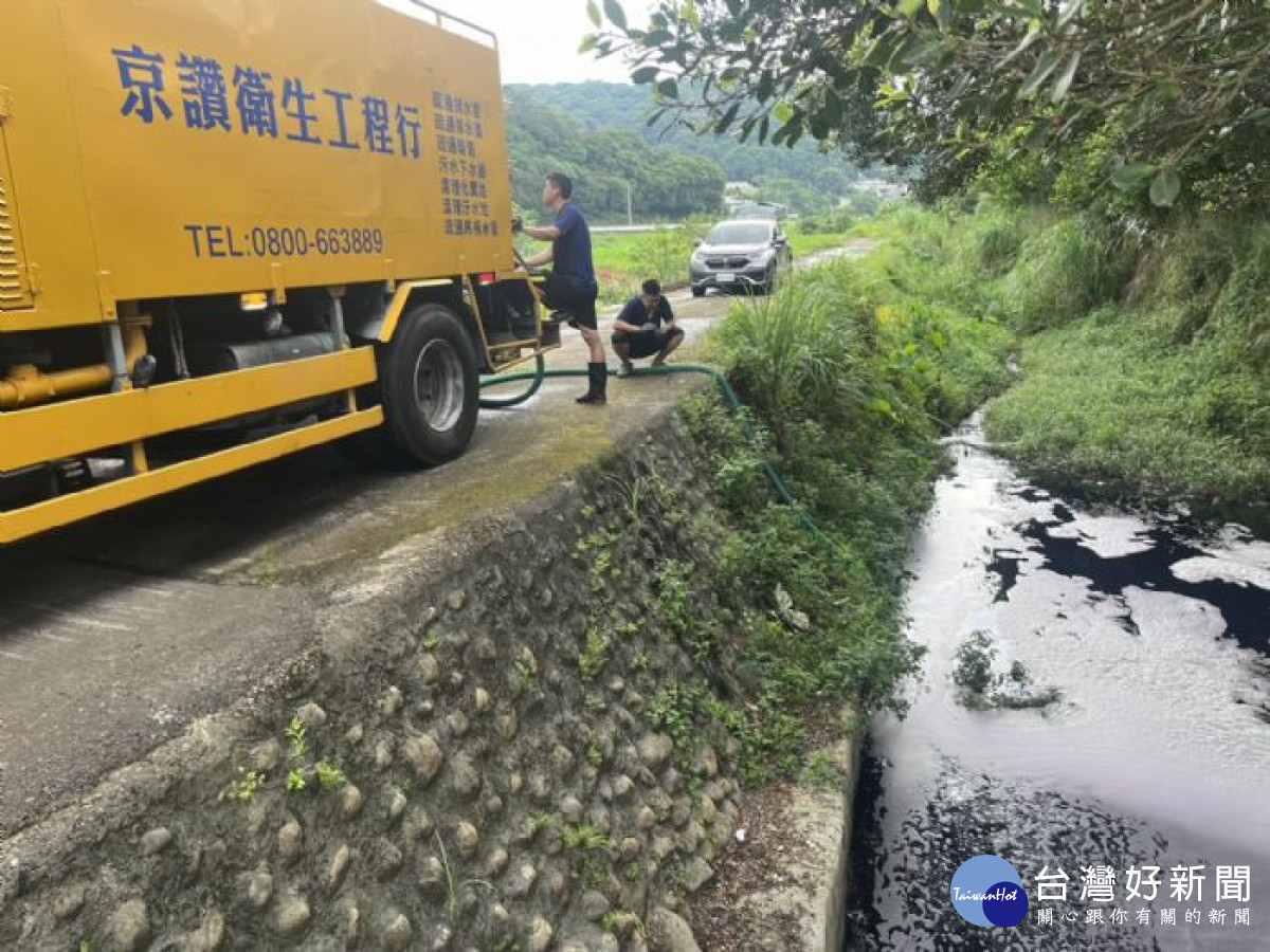 龜山區倉儲火災,桃園環保局全面監控持續應變。
