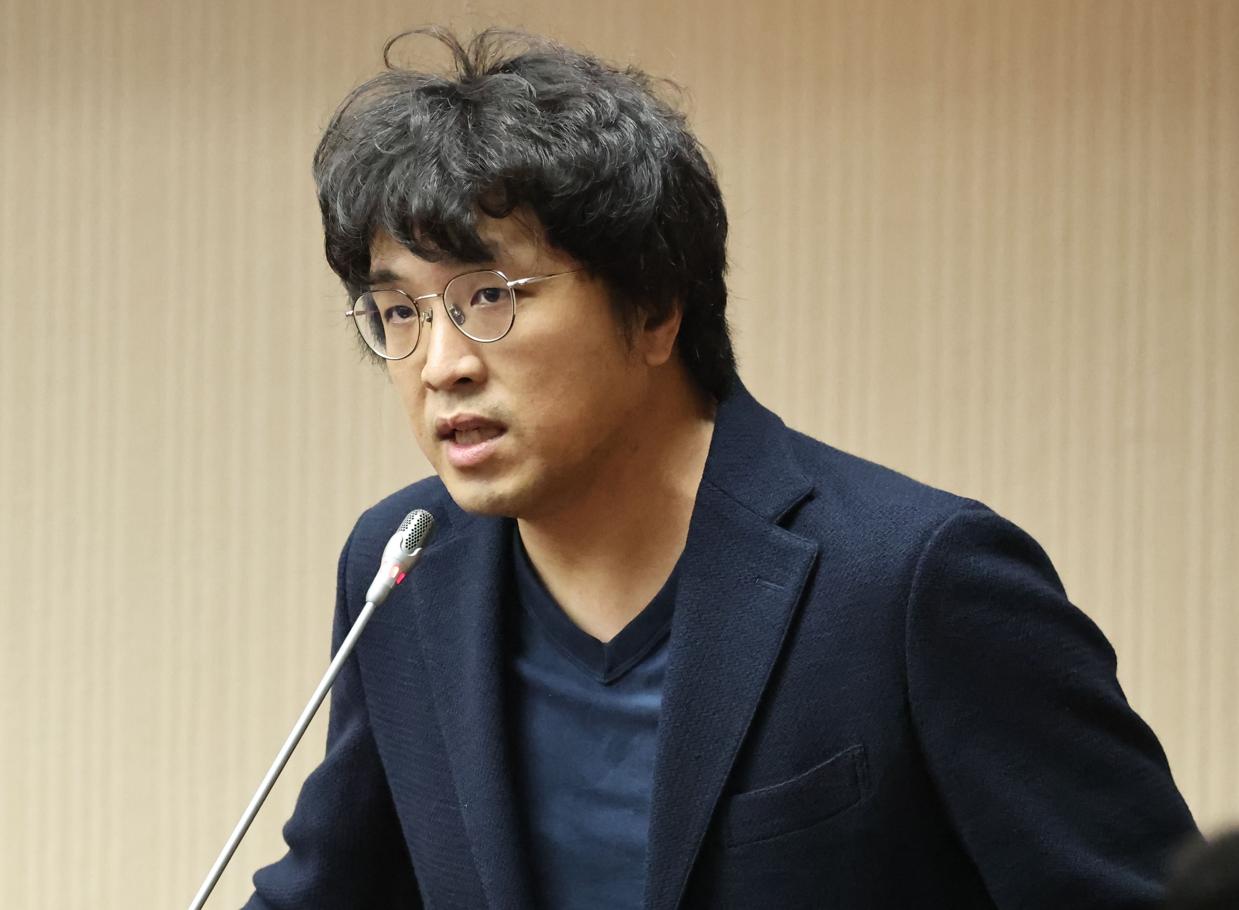 民進黨立委沈伯洋辦公室31日發生,助理服用常規用藥後身體不適送醫。資料照片/林啟弘攝