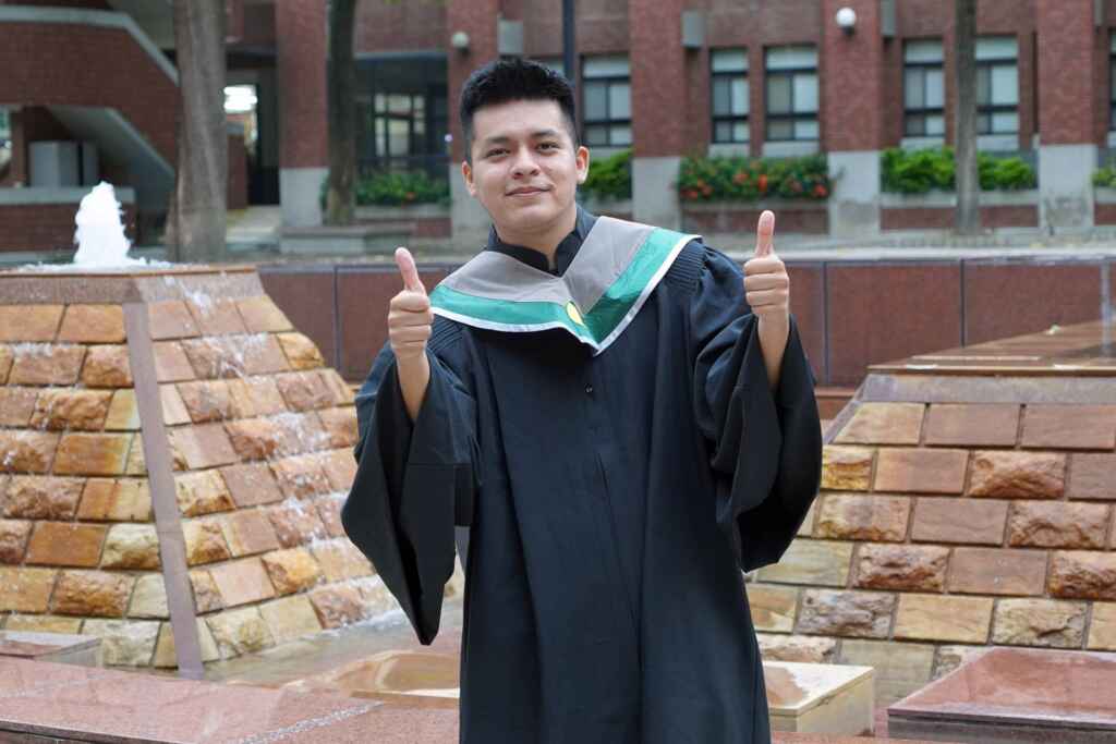 ▲玻利維亞學生馬可今年7月從大葉大學企管系碩士班畢業。(大葉大學提供)