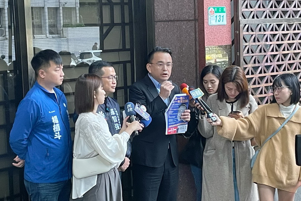 羅智強為「鋪路」說告苗博雅、羅文嘉　並非毫無根據影射攻擊不起訴 249