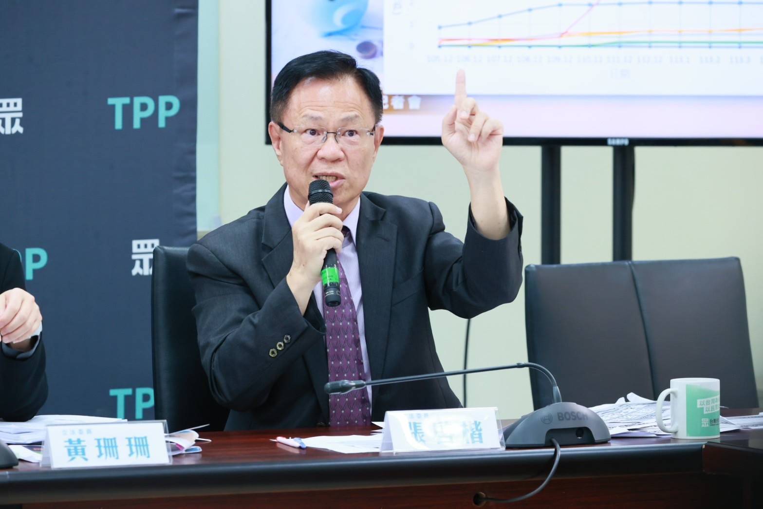 聲援王郁文 張啓楷轟:司法不公、願籌組律師團 228 聲援王郁文 張啓楷轟:司法不公、願籌組律師團 227
