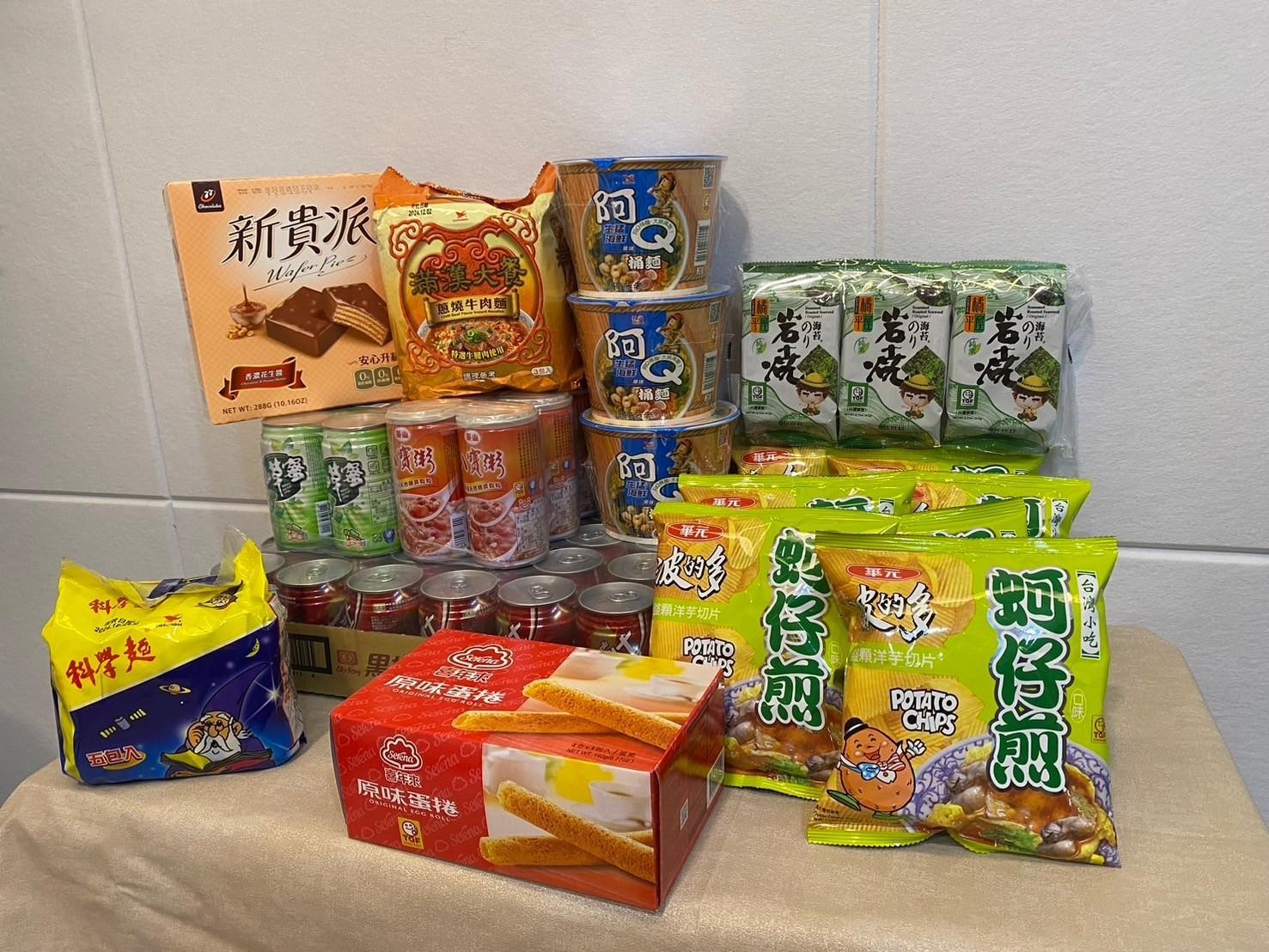 中元金澎湃熱銷組,吃喝都有拜拜一箱搞定。翻攝自「momo網購好物交流社團」
