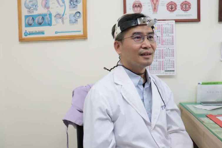 ▲衛福部彰化醫院耳鼻喉科主任許嘉方表示,檳榔引發口腔癌已獲證實,嚼越久危害越大,恐將跟你一輩子。(彰化醫院提供)