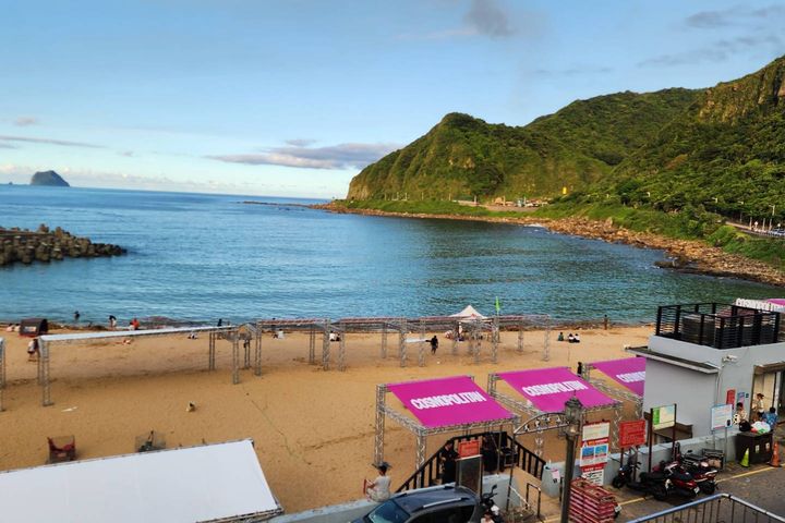 「柯夢波丹夏日海灘派對」在8/3 14:00-21:00，基隆大武崙沙灘盛大舉辦。　圖：基隆市政府產業發展處／提供