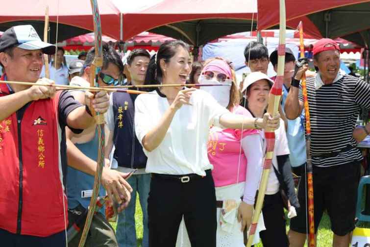 ▲南投縣政府原住民族行政局3日舉辦「原民盛宴」系列活動，推廣南投原創烤大豬產業以及原民傳統工藝文化。（記者張玉泰翻攝）