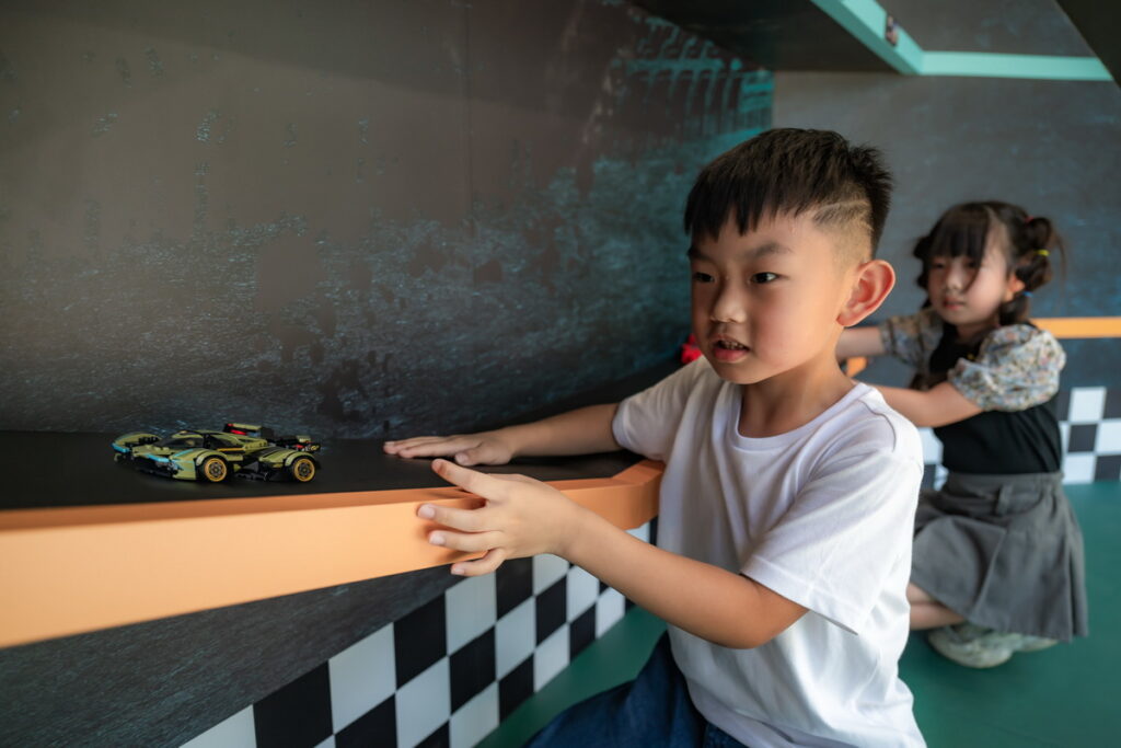樂高巔峰冒險夢幻車庫內重磅展現LEGO Technic、LEGO CITY、LEGO Speed Champions系列新品盒組