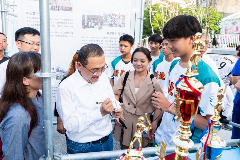 新北超Young!首屆暑期限定街頭學校來了 侯”校長”帶頭嗨玩府中