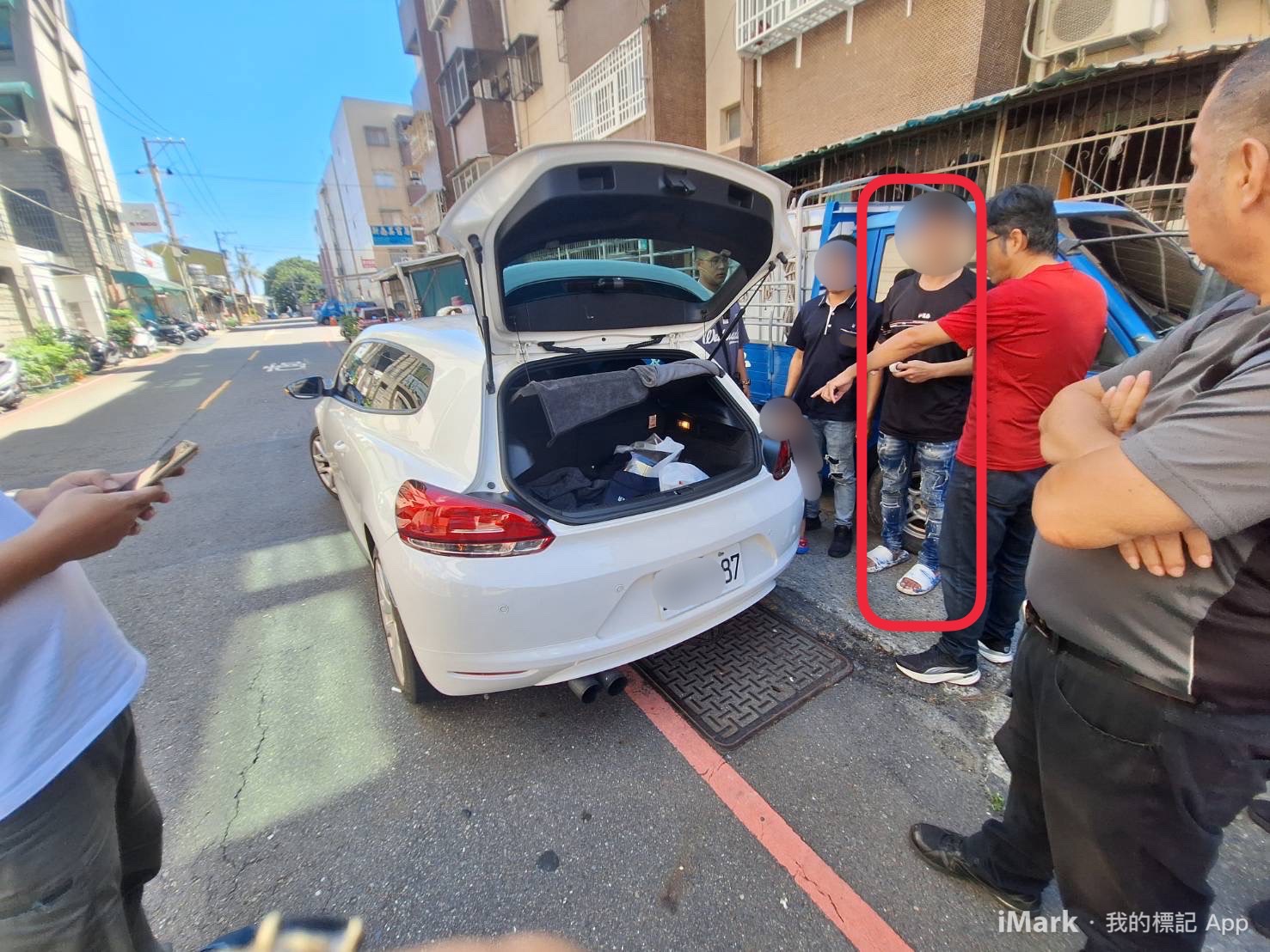 ▲吳姓男子涉嫌在蝦皮網站上網購客製化車牌,遭警方查獲。(圖/記者陳彥霖翻攝)