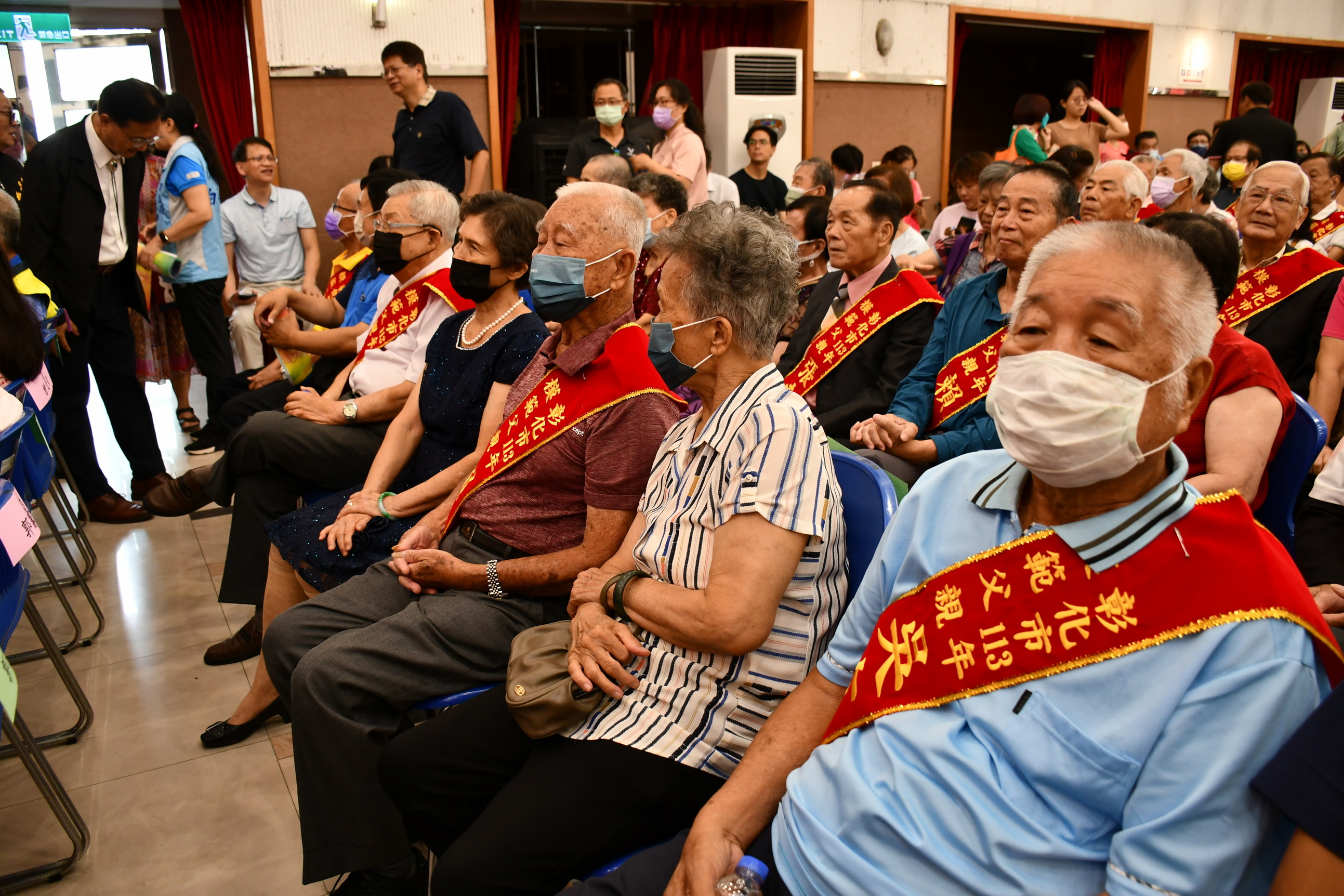 ▲彰化市公所今年共選出58位模範父親，他們在家庭生活中扮演了穩定的角色，並為子女提供了良好的教育環境。（記者張溎壕攝）