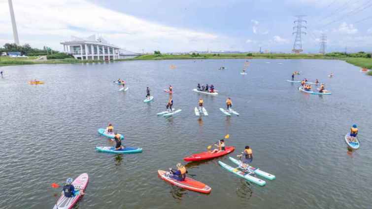 ▲「彰濱~海 FUN 一夏 慶安水樂園」 活動也延期至今日結束，想體驗水上活動的民眾，不妨把握最後一天，來場水上冒險！（彰化縣政府提供）
