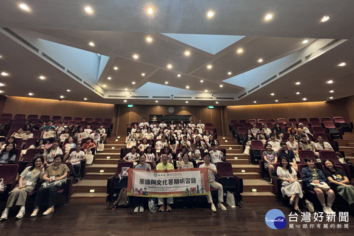中原大學華語中心舉辦華語與文化遊學團,協助世界各地的學子學習華語,促進國民外交。