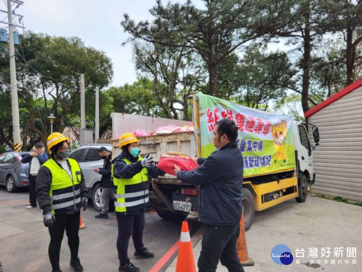 桃市中元節推出宮廟代辦普度活動,祭拜好兄弟簡單方便又環保。