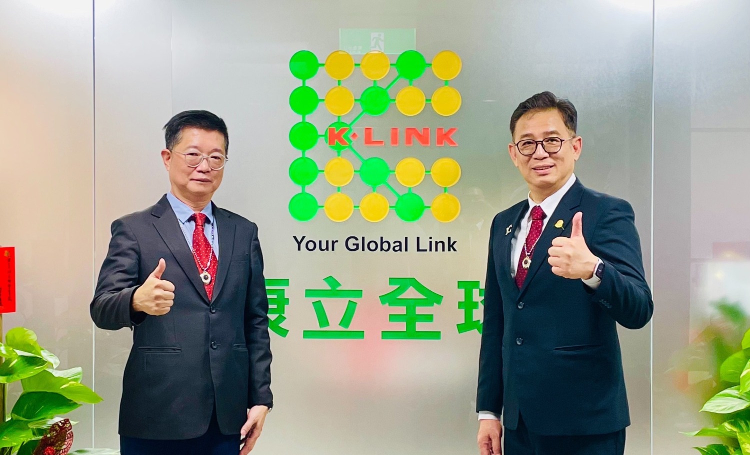 秉持「推廣健康,造福人群」康立台灣在總經理鄺永泰(圖右)以愛護眼及系列產品為主力。(圖/康立台灣提供)