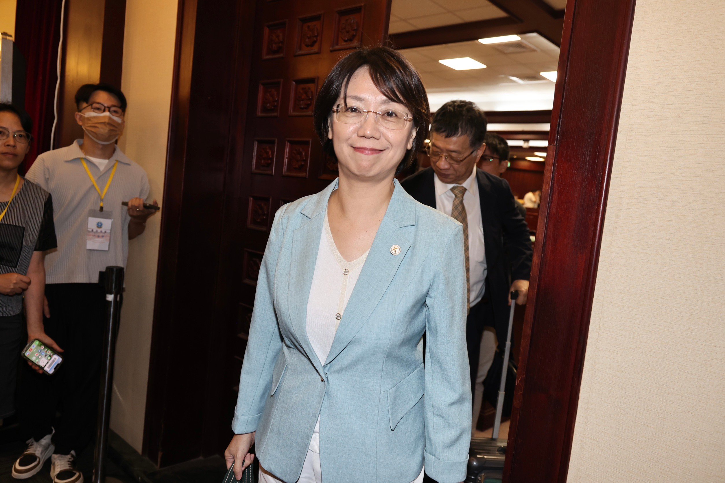 行政院訴訟代理人李荃和在討論反質詢定義時,以國民黨立委翁曉玲(圖)稱麟洋金牌為「中國人的榮耀」當背景舉例。林啟弘攝