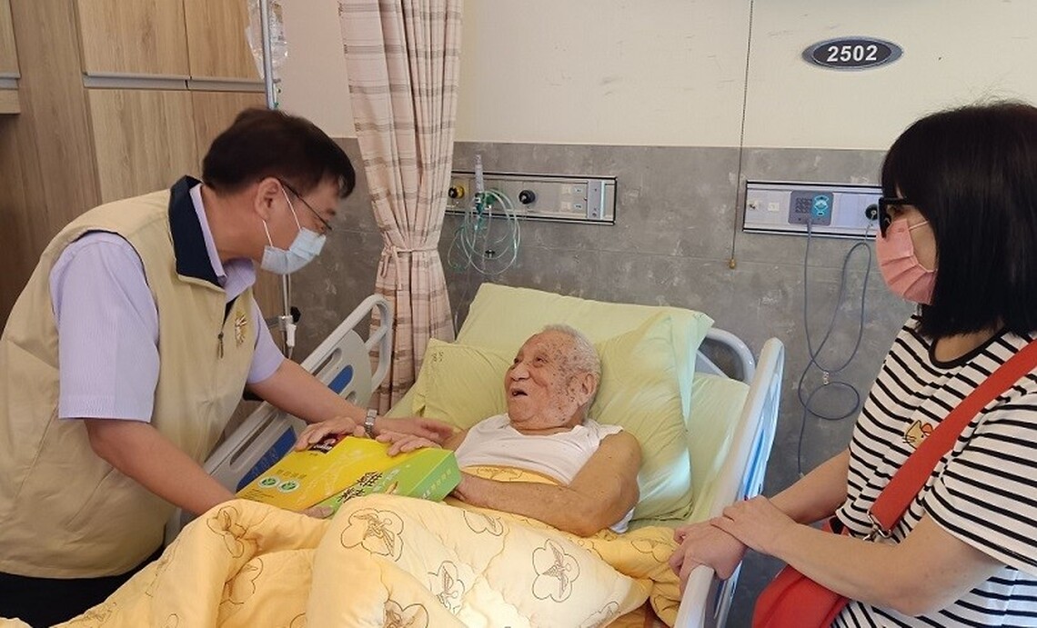 高雄市榮民服務處協助榮民緊急安置榮家