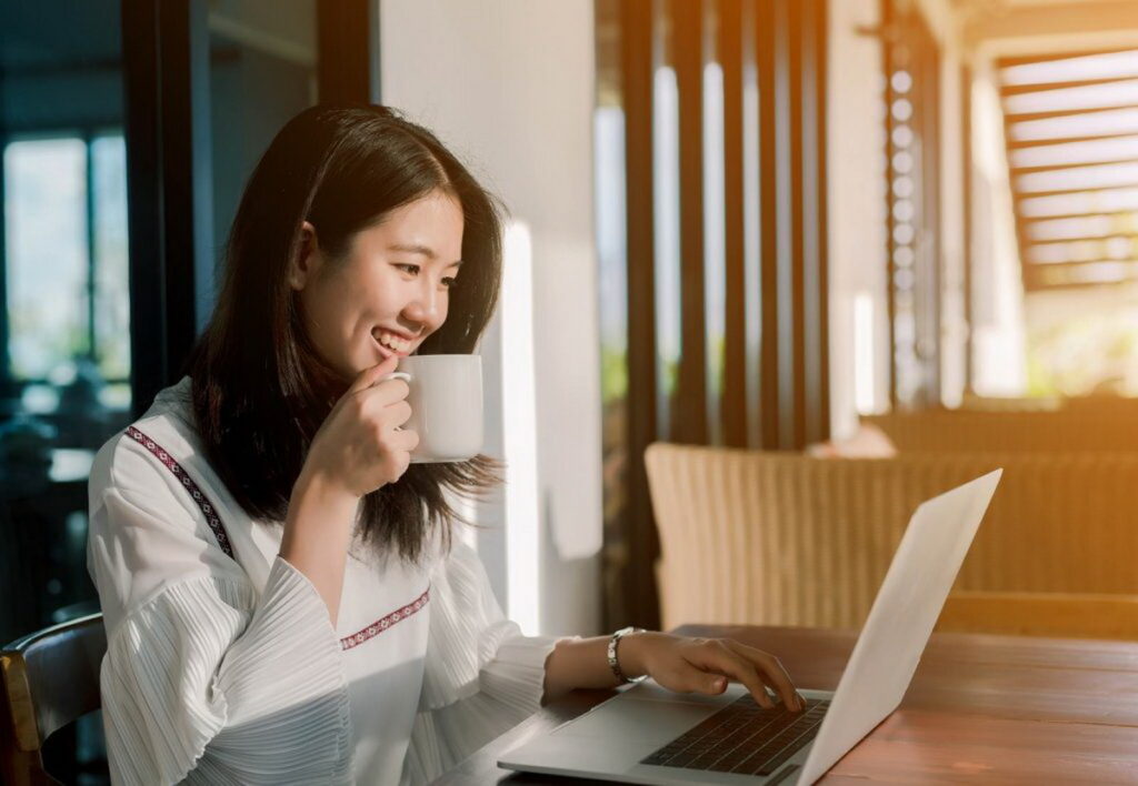 即日起至8月8日,凡完成TutorABC免費試聽課程的消費者,即可獲贈88堂TutorABC大師講堂課程。