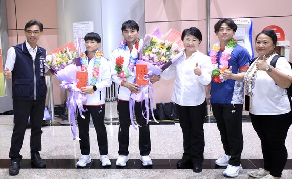 台中奧運戰士楊勇緯、林真豪返抵國門 盧秀燕接機:感謝為國奮戰