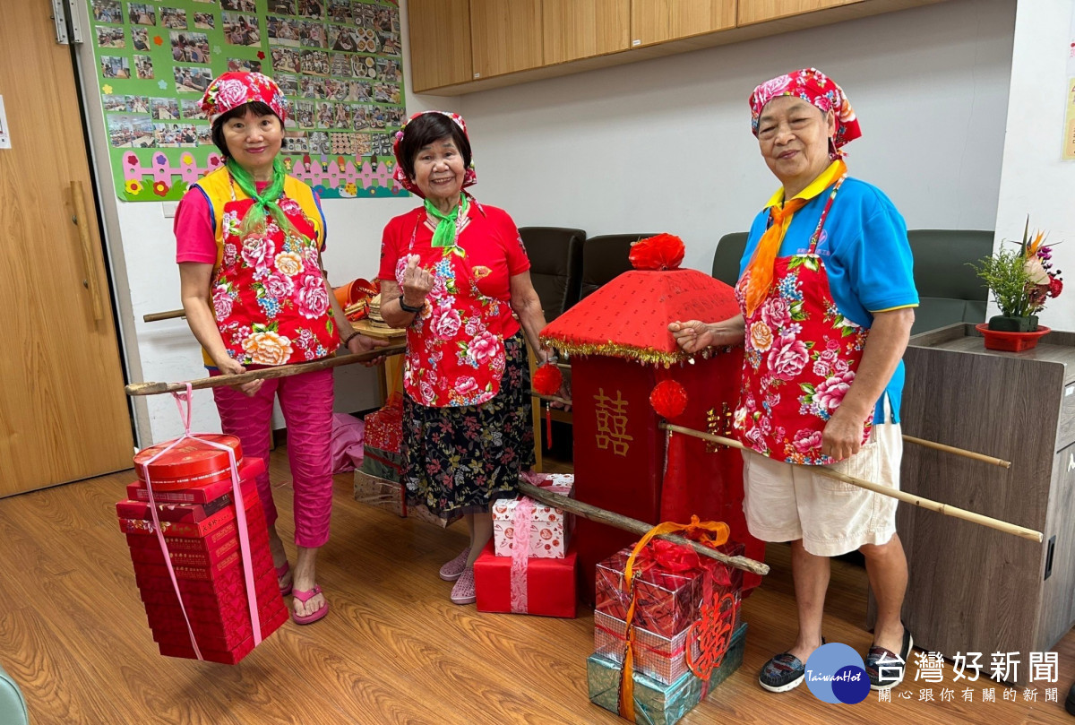 伸港日照中心父親節活動 ,張燈結綵辦婚禮走秀。圖/秀傳醫院提供
