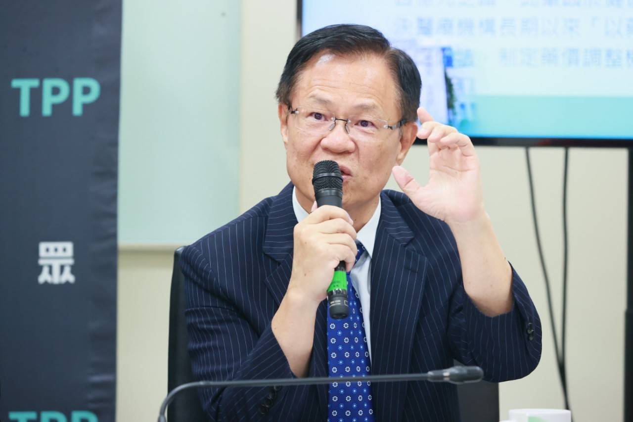 郭智輝說不能決定水電價格 張啓楷批「漲價部長」 206 郭智輝說不能決定水電價格 張啓楷批「漲價部長」 205