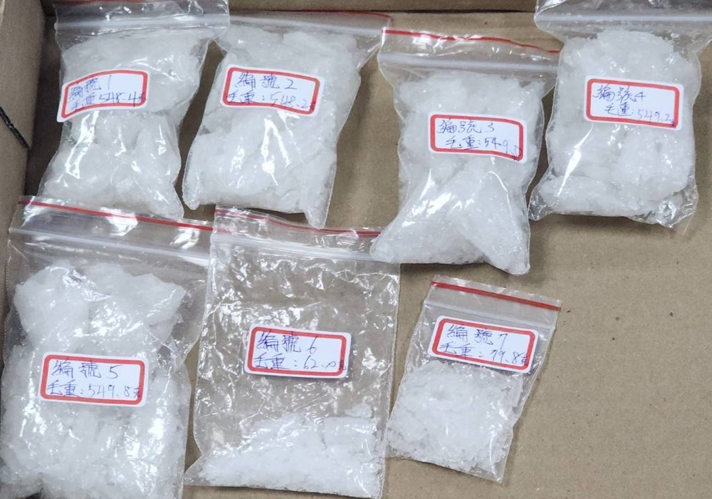 偽造車牌毒駕鬼扯包膜 林口警查獲逾半公斤海洛因等毒品 205 248240807a04