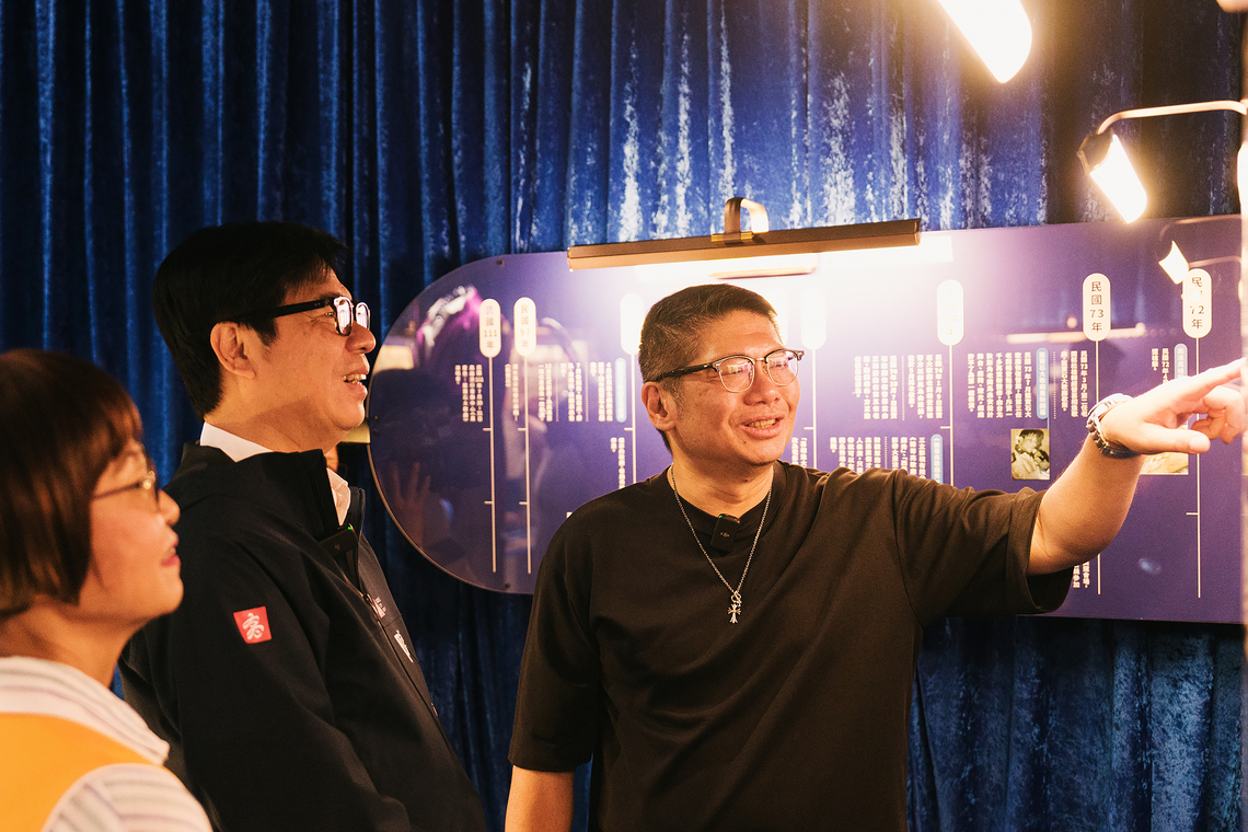 漾新聞|高流策展藍寶石大歌廳「《秀場傳奇》故事展 陳其邁父親節看展別有感觸