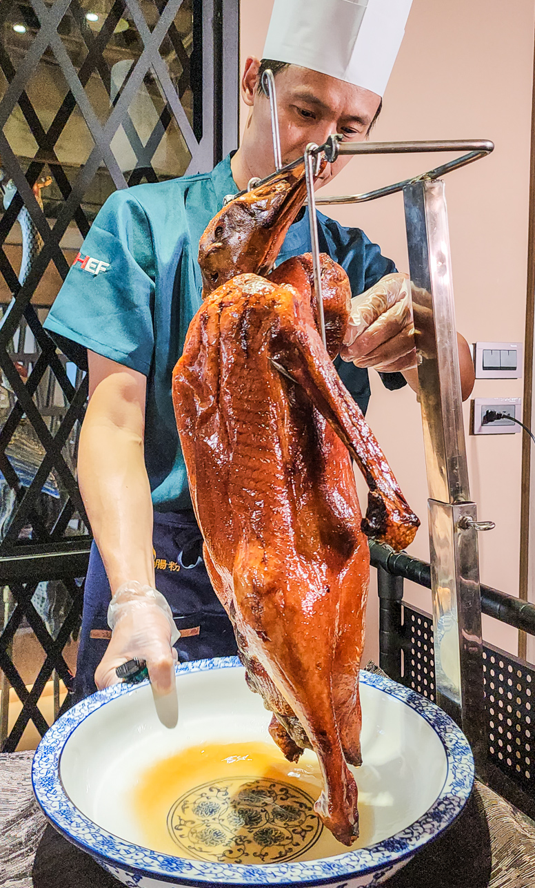 ▲「琥珀燒鵝」是蒸鮮腸粉的獨家私房料理，相當好吃。（圖/記者黃淑貞攝）