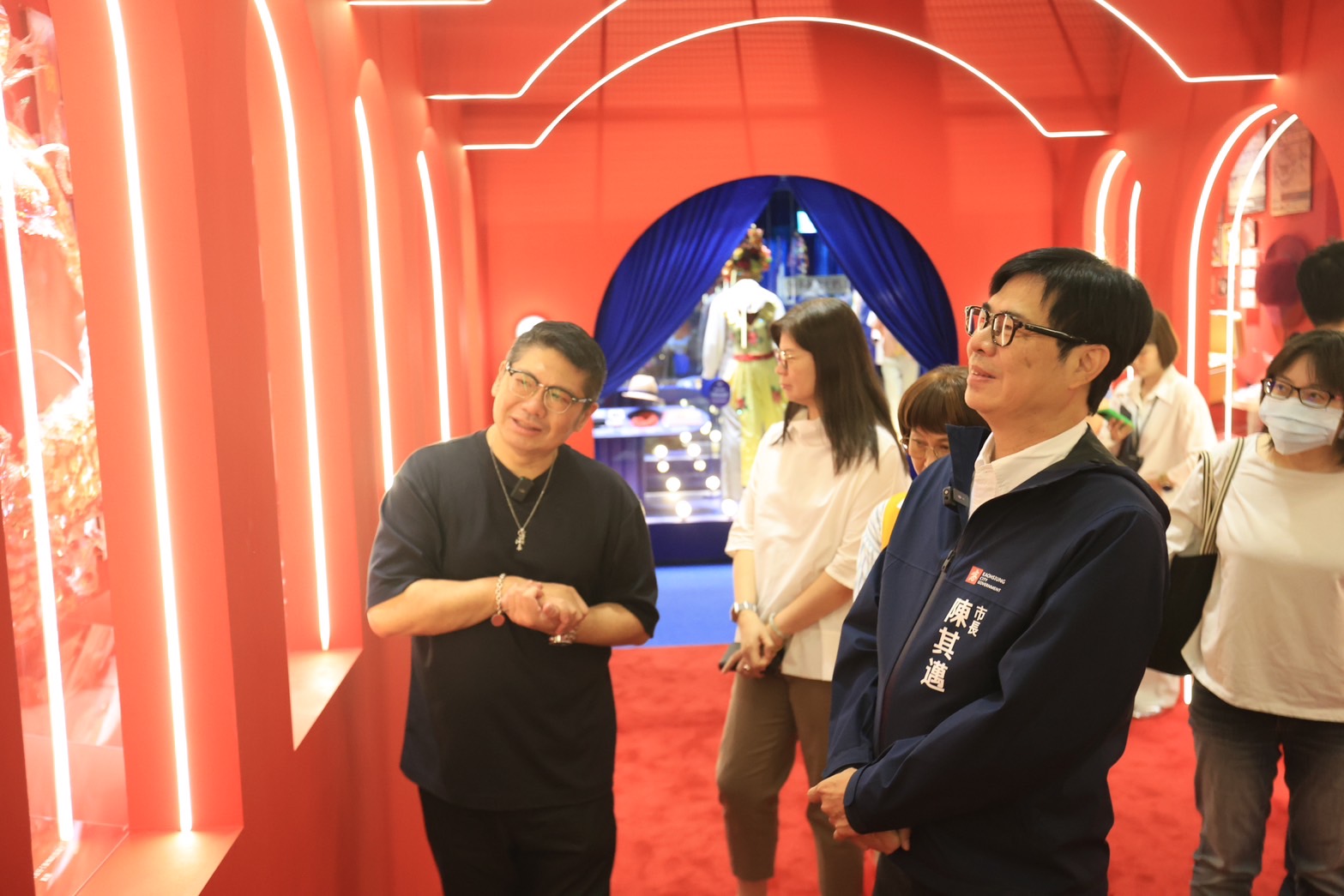 藍寶石大歌廳展覽開幕 陳其邁親臨重溫昔日秀場時光 藍寶石大歌廳展覽開幕 陳其邁親臨重溫昔日秀場時光