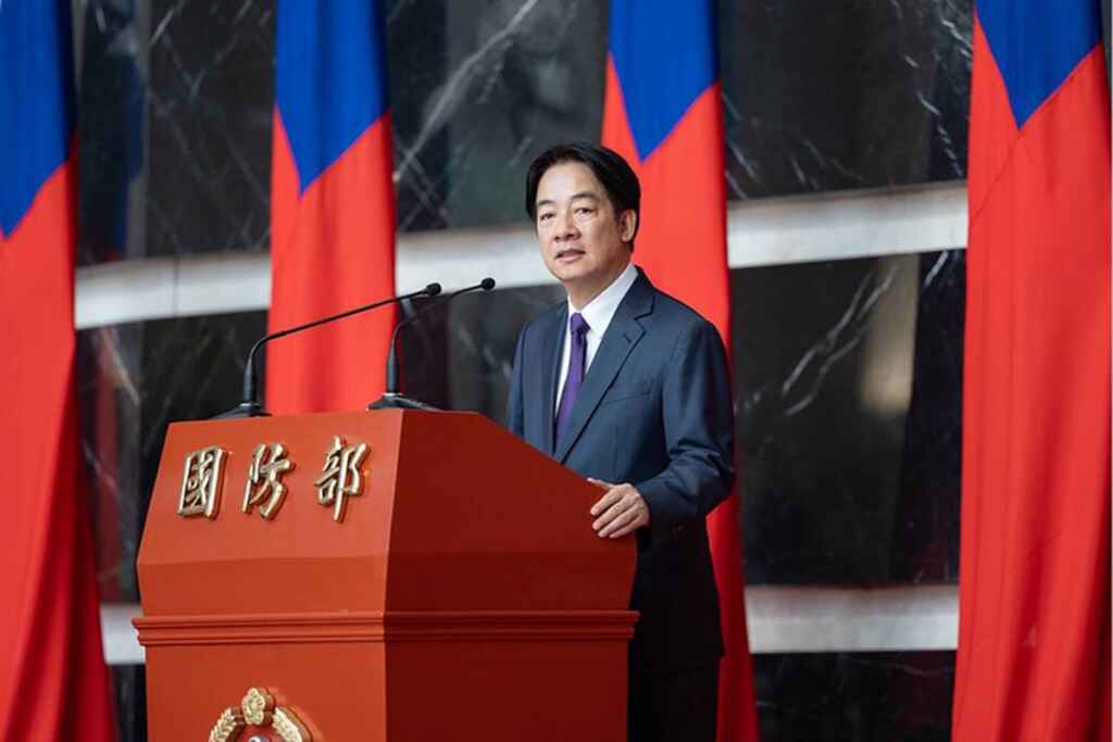▲賴清德總統今天上午出席「113年上半年陸海空軍晉任將官勗勉典禮」時指出，政府推動國防改革、恢復一年期義務役，並透過國防自主與軍購來充足武器裝備，目的是要打造一支鋼鐵勁旅。 （總統府提供）